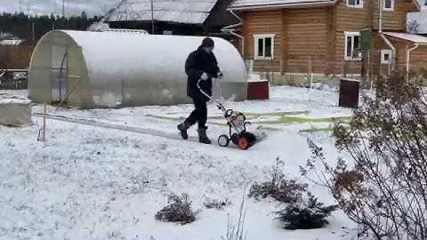 Современные инструменты для уборки снега в деревне https://zen.yandex.ru/villager